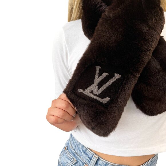 LOUIS VUITTON Vintage LV Logo Muffler Scarf Brown Gray Rabbit Fur Wool [105045] - Picture 2 of 11